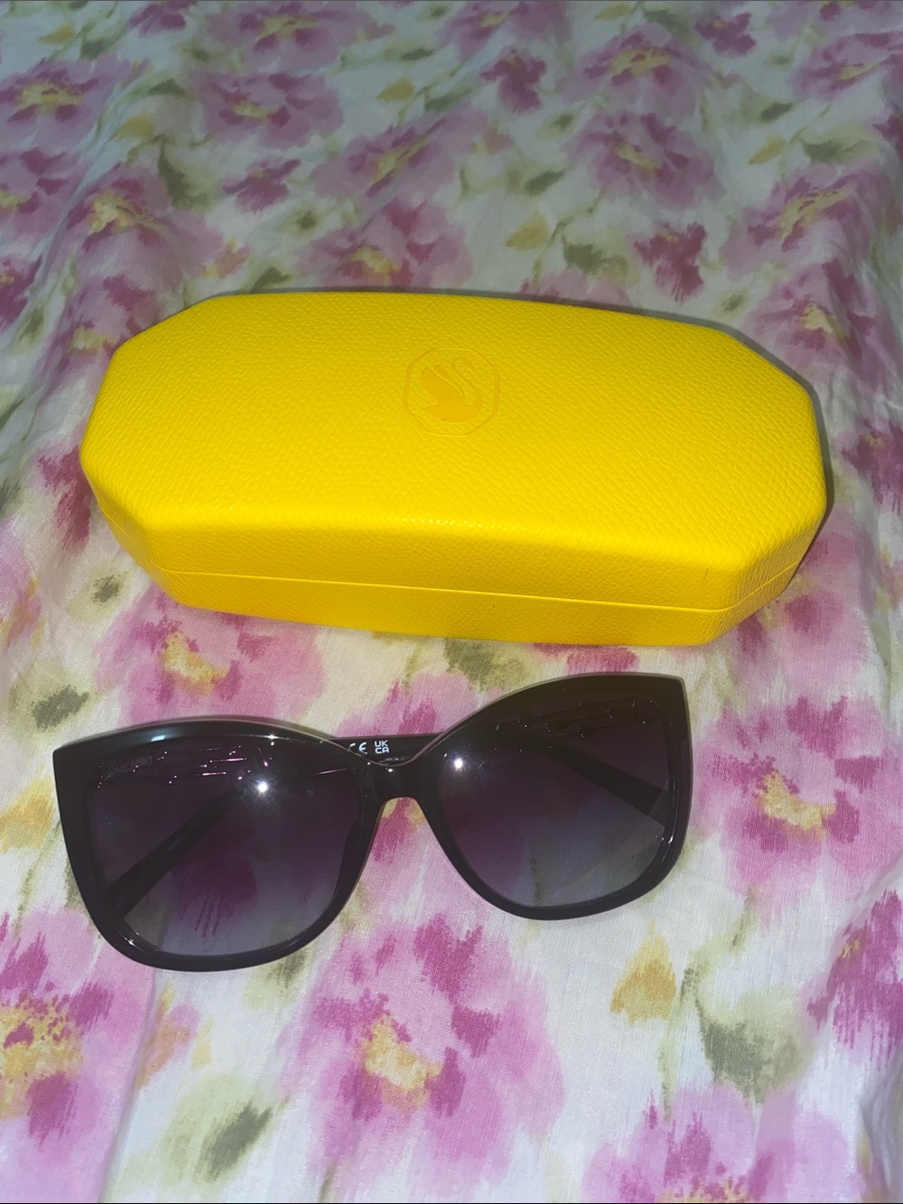 Women’s Black Gradient Lens Oversized Sunglasses